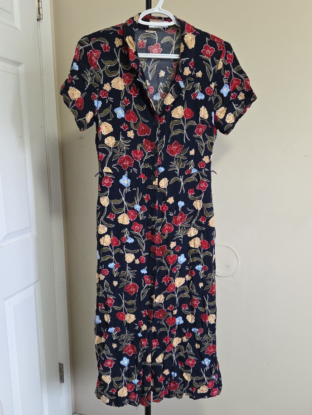 Suzy Shier Navy Floral Button-Front Dress - Red, Cream & Blue Flowers